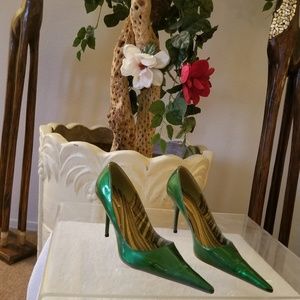 EMERALD GREEN HEELS